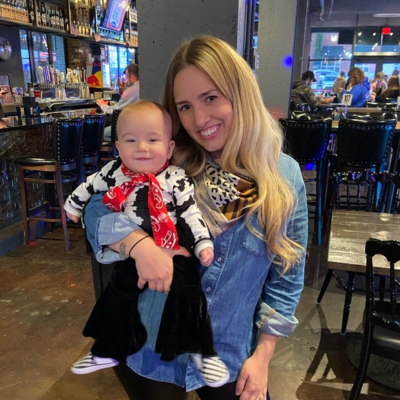 Meet your Posher, Briana - Picture 1 of 1